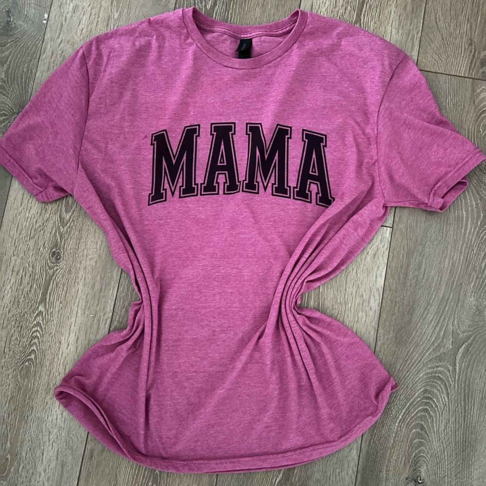 Xl Gildan soft style mama tshirt
